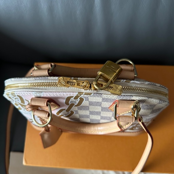 Louis Vuitton Alma BB of 2023 - Picture 14 of 14